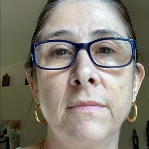 Meet your Posher, Lina